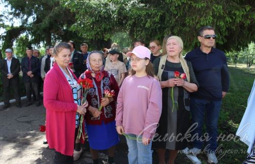 Открытие мемориальной доски погибшему на СВО Андрею Филиппову, 17.05. 2025 г.