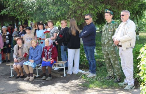 Открытие мемориальной доски погибшему на СВО Андрею Филиппову, 17.05. 2025 г.