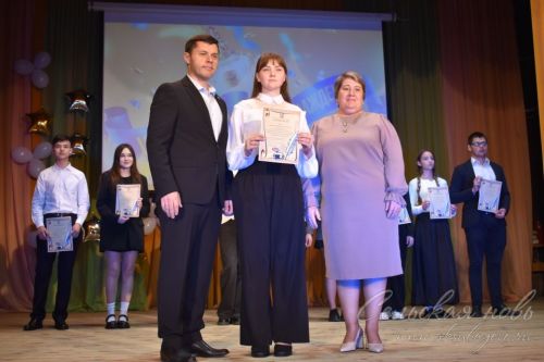 Аксубай районының төп сәхнәсендә иң яхшы укучыларны бүләкләделәр
