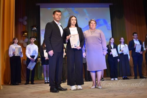 Аксубай районының төп сәхнәсендә иң яхшы укучыларны бүләкләделәр