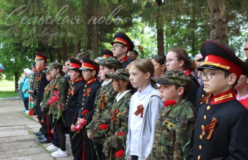 Емелькинода МХО сугышчысына истәлек тактасы ачылды
