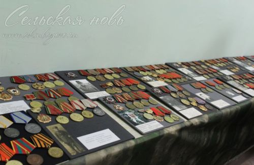 Емелькинода МХО сугышчысына истәлек тактасы ачылды