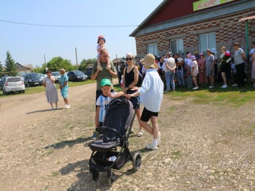 Открытие мемориальных доскок участникам СВО - уроженцам д. Кисы, 12.06.2025 г.