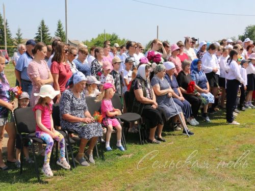Открытие мемориальных доскок участникам СВО - уроженцам д. Кисы, 12.06.2025 г.