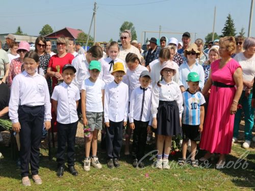 Открытие мемориальных доскок участникам СВО - уроженцам д. Кисы, 12.06.2025 г.