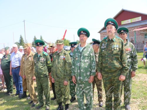 Открытие мемориальных доскок участникам СВО - уроженцам д. Кисы, 12.06.2025 г.