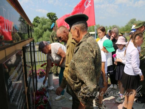Открытие мемориальных доскок участникам СВО - уроженцам д. Кисы, 12.06.2025 г.