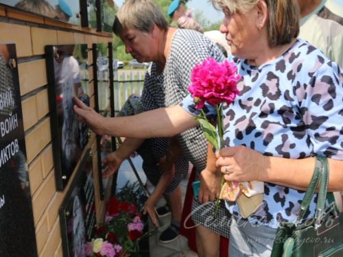 Открытие мемориальных доскок участникам СВО - уроженцам д. Кисы, 12.06.2025 г.