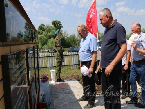 Открытие мемориальных доскок участникам СВО - уроженцам д. Кисы, 12.06.2025 г.