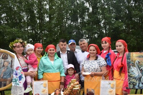 Аксубай районында Троица әйлән-бәйләнен уйнадылар