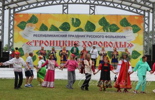 Аксубай районында Троица әйлән-бәйләнен уйнадылар