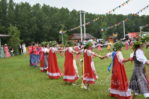 Аксубай районында Троица әйлән-бәйләнен уйнадылар