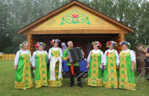 Аксубай районында Троица әйлән-бәйләнен уйнадылар