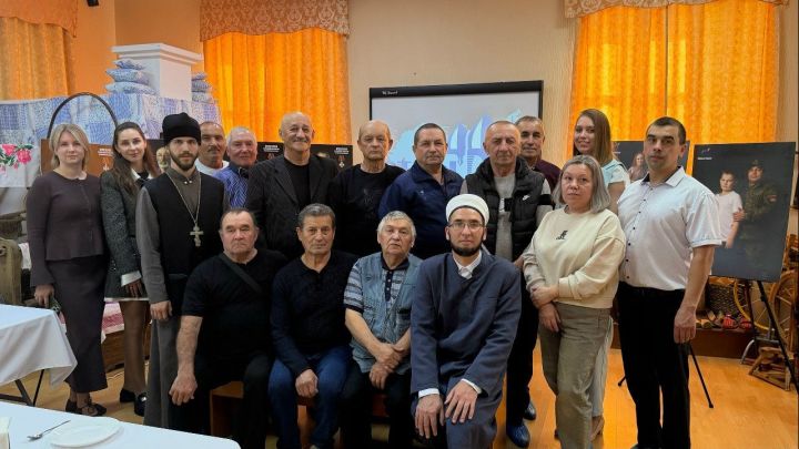 Аксубай музеенда Ватан сакчыларын тәрбияләп үстергән әтиләр очрашты