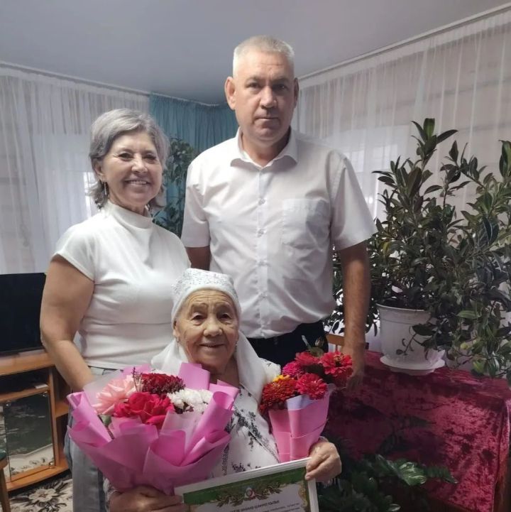 Аксубай ветераны яшьтән үк сугыш һәм ятимлек ачысын татыган
