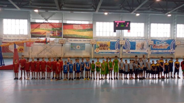 Определена лучшая в Аксубаевском районе баскетбольная команда
