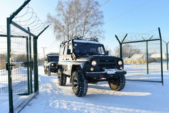 Ильсур Метшин передал два УАЗа «Хантер» мобилизованным жителям Татарстана