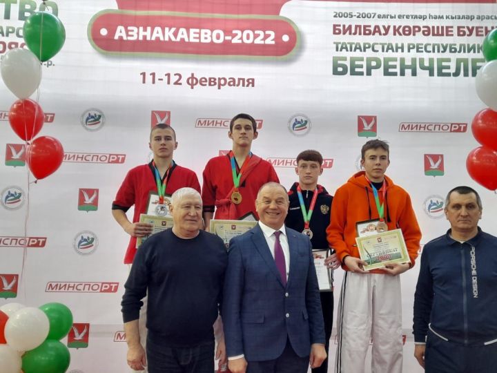 Аксубай көрәшчеләре Татарстан беренчелегенең көмеш призерлары булдылар