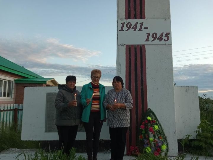 Жители Старотатарско-Адамского сельского поселения почтили память погибших солдат