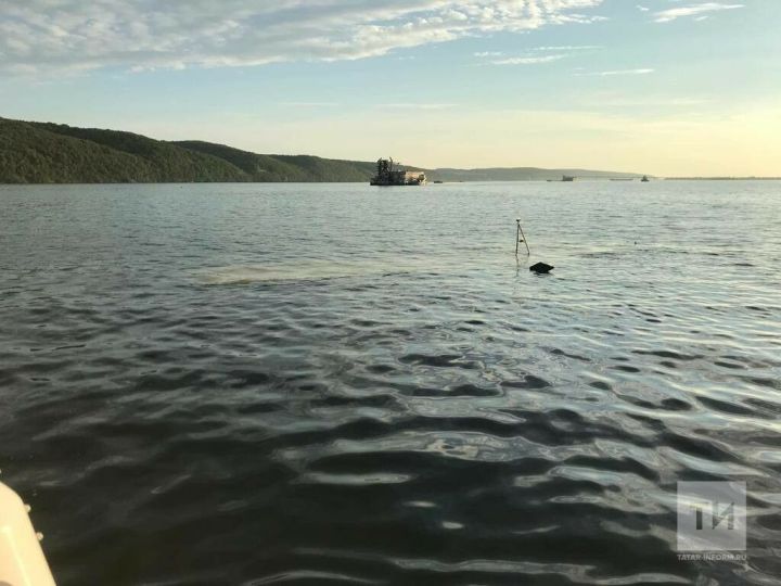 В Татарстане затонул прогулочный теплоход