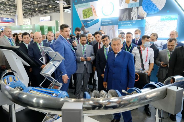 Президент Республики Татарстан Рустам Минниханов посетил стенд ПАО «Транснефть» на выставке «TatOilExpo-2022»