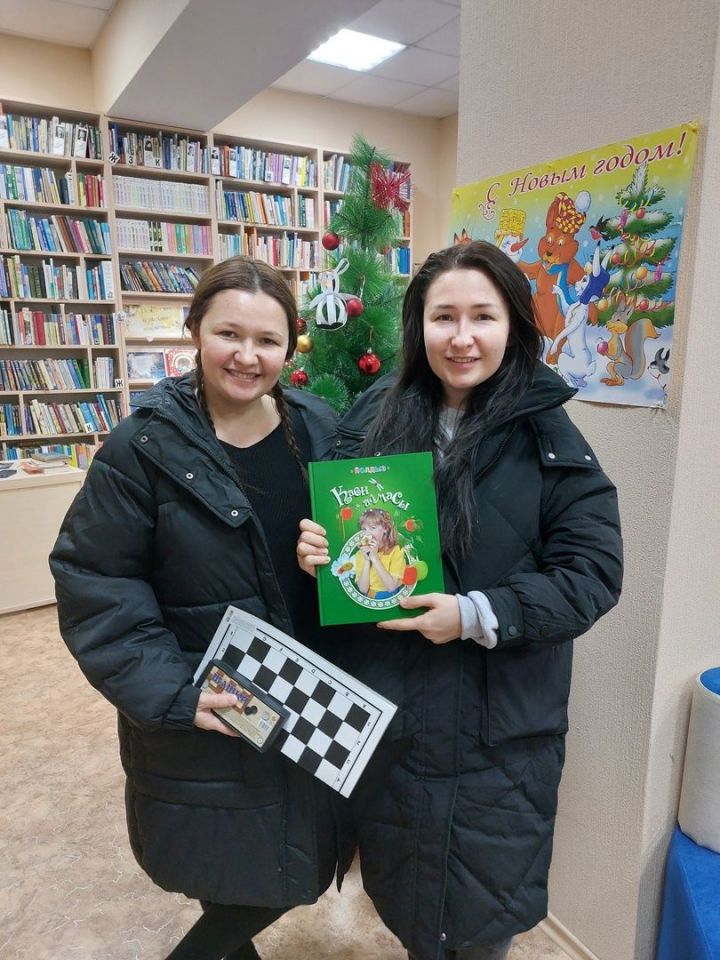 Аксубай китапханәсенең беренче укучысы сюрприз алды