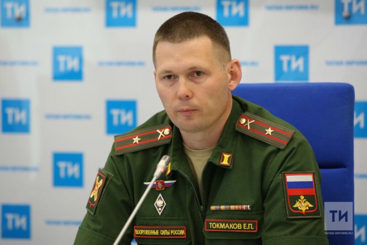 Евгений Токмаков проинформировал о том, где в РТ можно узнать подробности о службе по контракту