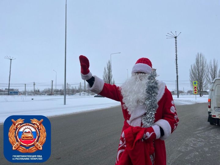 В новогоднюю ночь автоинспекторы Татарстана поздравят добросовестных водителей