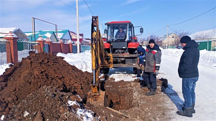 Аварию на водопроводе в юго-западной части Аксубаева устранят к 15 часам