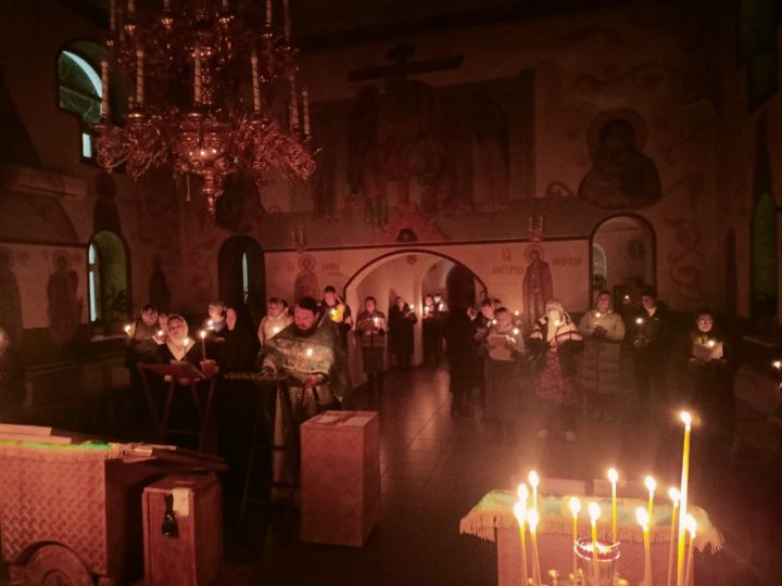 В Храме пр. Феодосия Тотемского в Аксубаеве ночью молились за Отечество и воинов