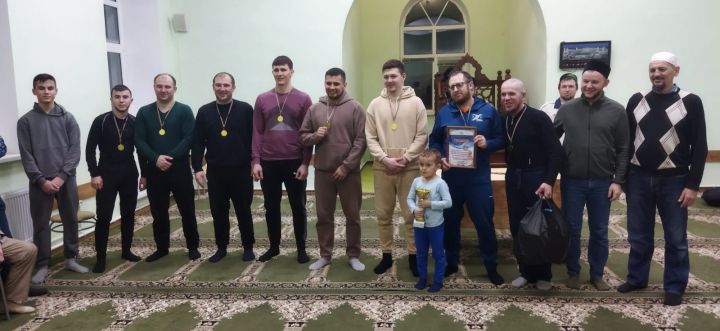 Аксубаевцы стали победителями волейбольного турнира среди мусульманских команд