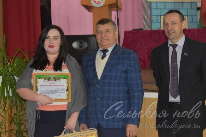 Осталась работать в родном селе и делает успехи