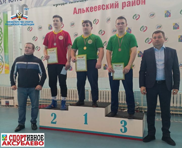 Аксубаевские борцы стали третьими призерами первенства в Базарных Матаках