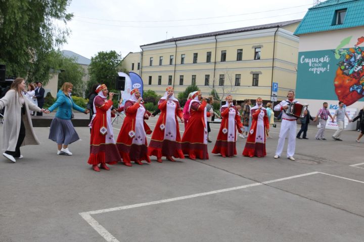 Аксубаевские артисты ознакомили казанцев  с чувашской культурой