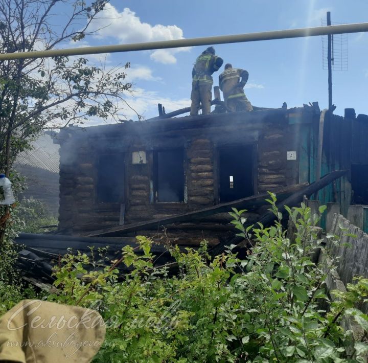 В Аксубаевском районе сгорел дом из-за детской шалости