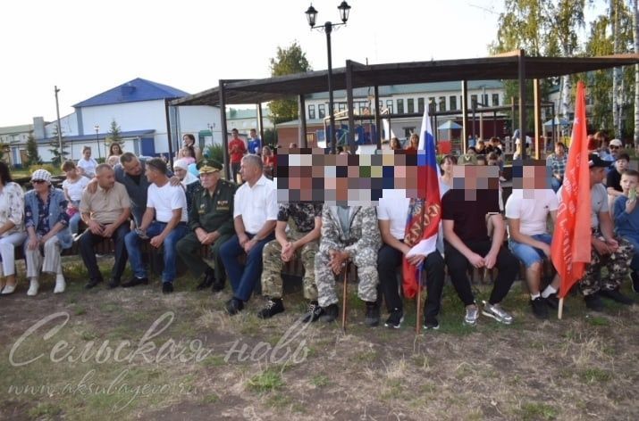 Аксубай район мәдәният йорты үзешчәннәре чыгышларын мобилизацияләнгәннәргә багышладылар