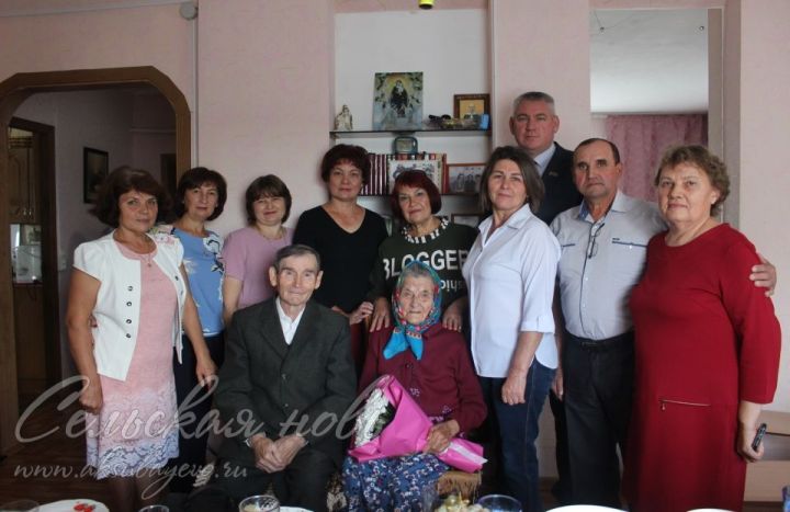 Аксубаевский педагог 42 года учила сельских школьников