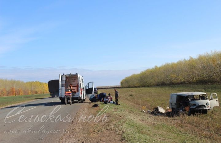 В Аксубаевском районе «буханка» въехала в комбайн, трое пострадавших