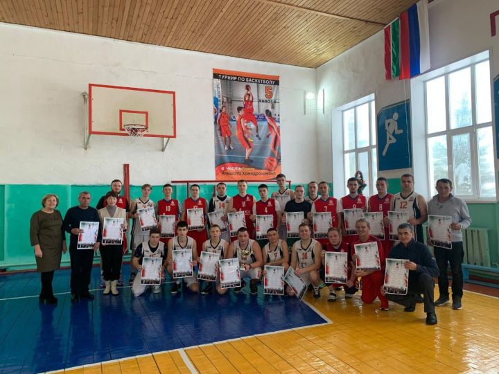 Аксубаевские баскетболисты турнир посвятили Ильшату Хамидрахимову