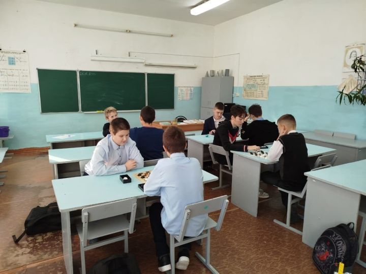 Фән атналыгында авыл мәктәбендә интеллектуаль уен узды