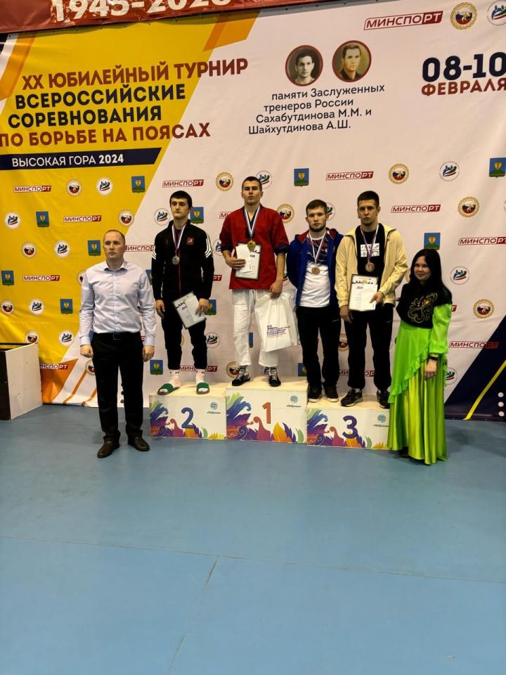 Аксубаевский борец одержал победу на Всероссийском турнире
