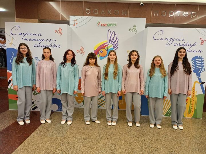 Аксубай вокалистлары бүләкләргә лаек булдылар
