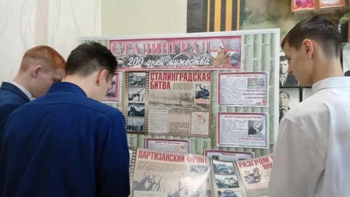 Авыл китапханәсендә яшь геройларның батырлыгы турында сөйләделәр