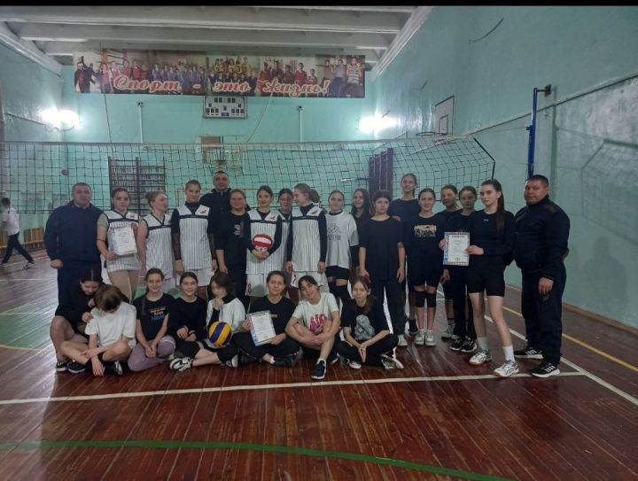 Волейболистки Аксубаевской второй школы стали победителями турнира