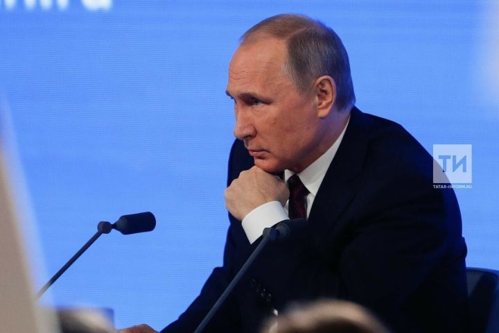Путин: Женщины достигают впечатляющих результатов во многих сферах