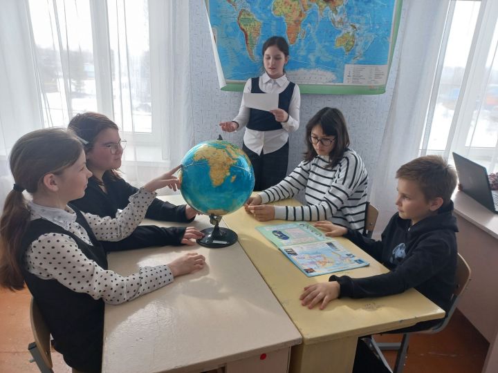 География атналыгында Яңа Дума мәктәбе укучыларына планетаның искиткеч почмаклары ачылды