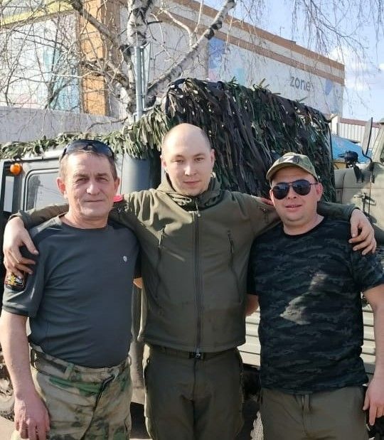 Машиналарны тапшырдылар һәм госпитальдәге якташыбыз янында булдылар