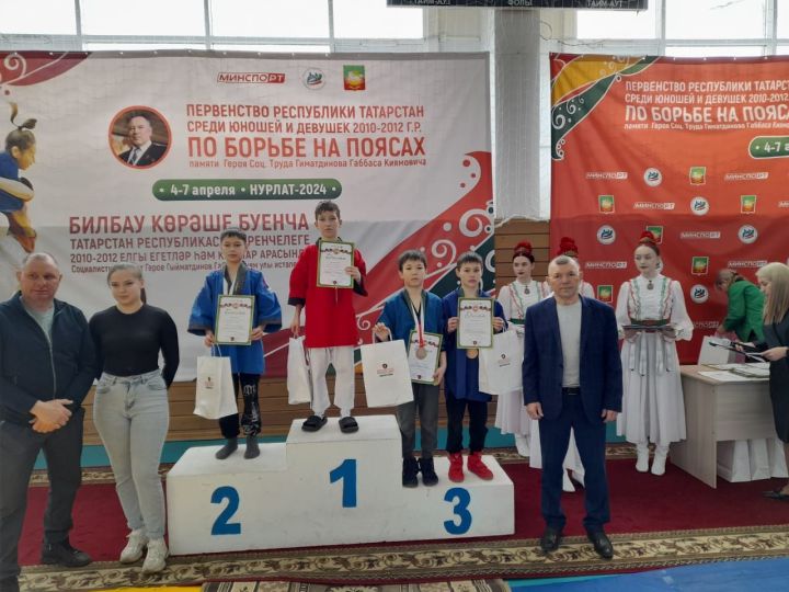 Аксубай көрәшчеләре ТР беренчелегендә призларга лаек булдылар