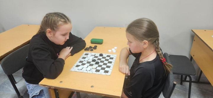 В Аксубаевском районе состязались шашисты