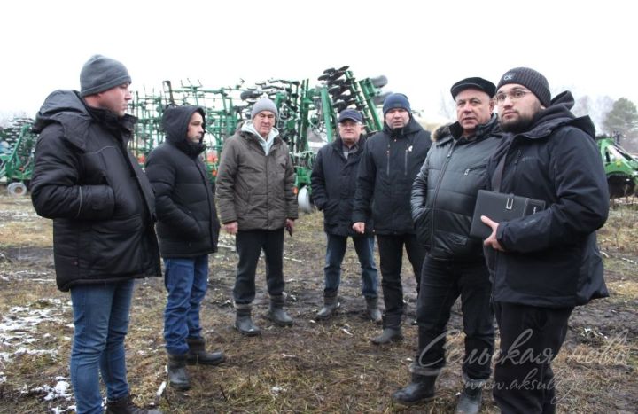 В Аксубаевском районе проверили постановку сельхозтехники на зимнее хранение